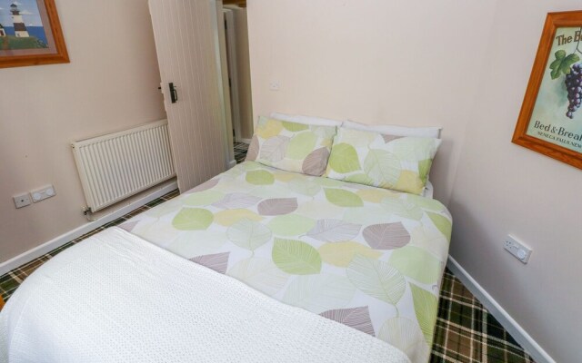 Vineyard Vale 8