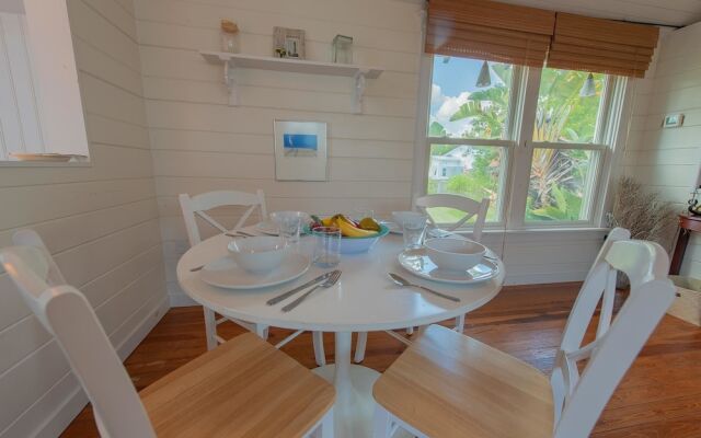 Redfish Cottage Apartment 1