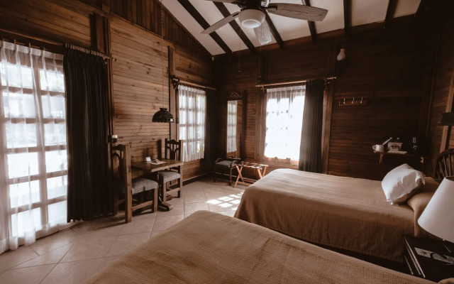 Petit Lafitte Hotel