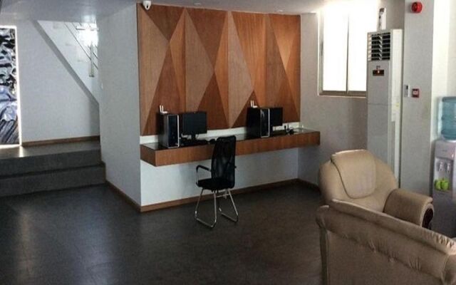Star Max Hotel