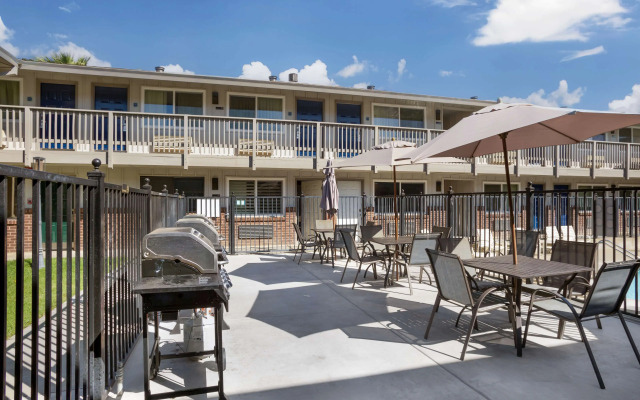 Best Western Shadow Inn