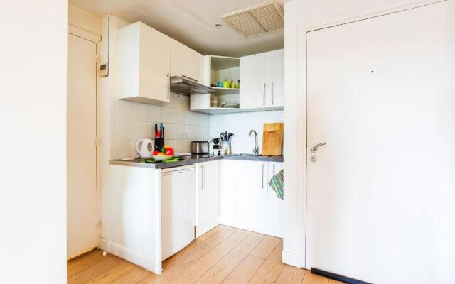 HUGO PARK AP4221 by Riviera Holiday Homes