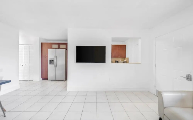 Waterfront One-Bedroom Apt