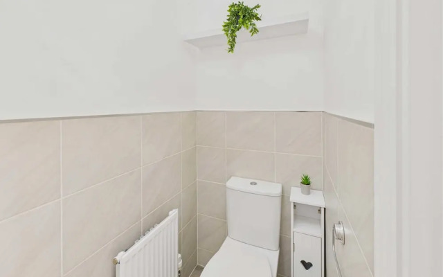 Host Stay Orient House