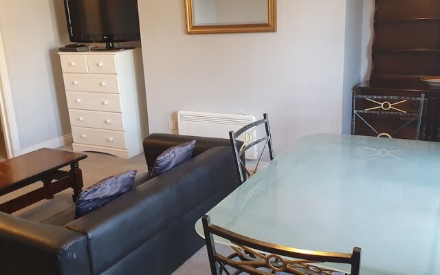 Quiet 2 Bedroom Apartment