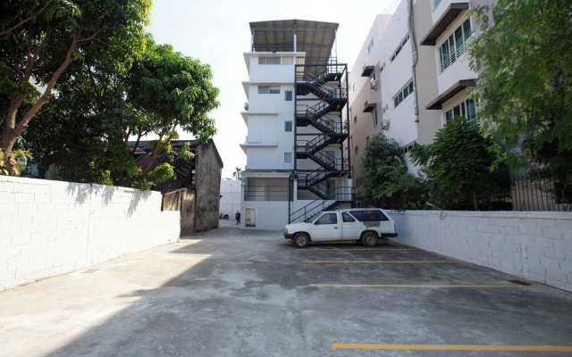 185 @ Surawong Hotel