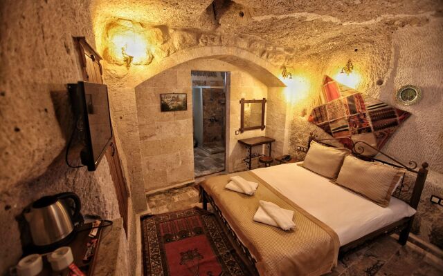 Emit Cave Hotel