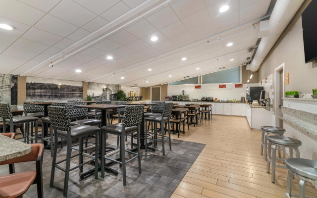 Best Western Plus Waltham Boston