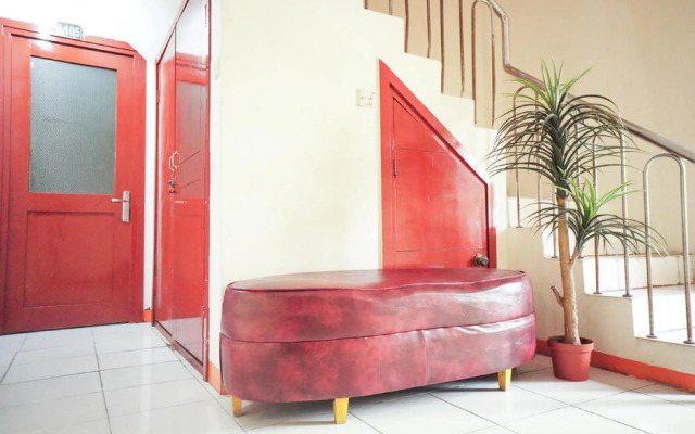 RedDoorz near Palembang Square Mall 2