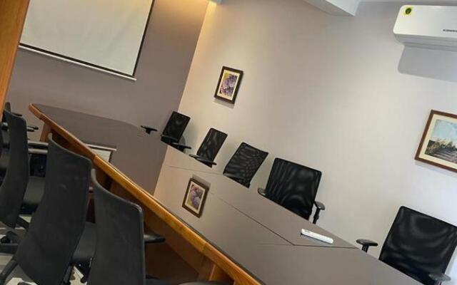 Hotel TGR Suites