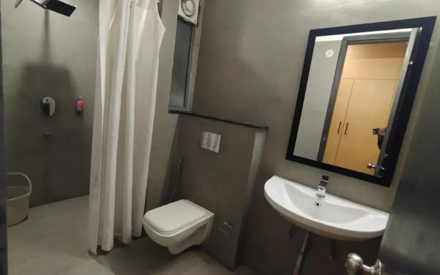 Saltstayz Select - Near Sohna Road City Center