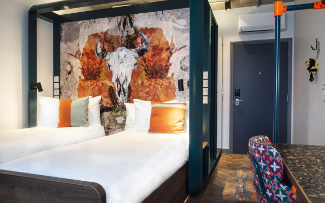 YOTEL Manchester Deansgate