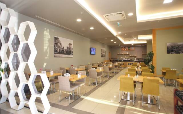 Holiday Inn Express Manisa - West
