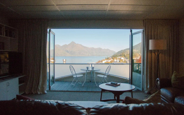 Queenstown House