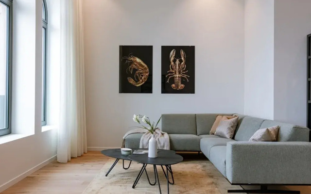 Serene Dikefront Apartment With en Suite Bedrooms and Stunning Views