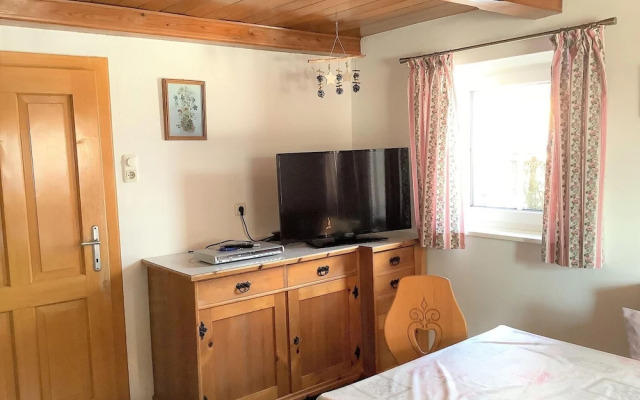 Comfortable Holiday Home With Garden in Leogang