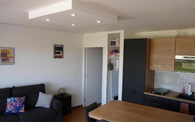 Appartement rez de jardin face a la mer