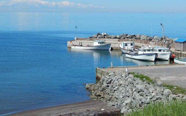Blue Tin Roof Bed & Breakfast