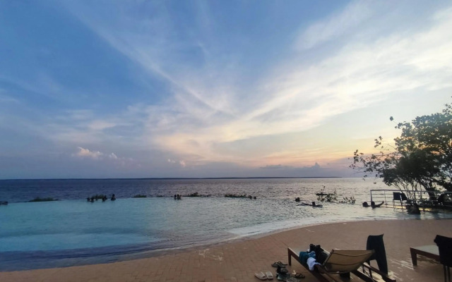 Tropical Executive Hotel