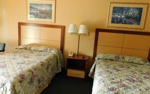 Camilla Inn & Suites