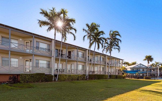 Moonlight Bay Suites