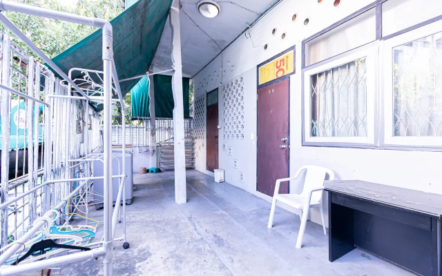 Freesia Saladaeng Silom Apartments