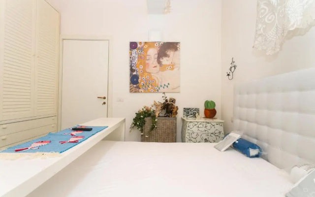N233 - Numana, bilocale in residence con piscina