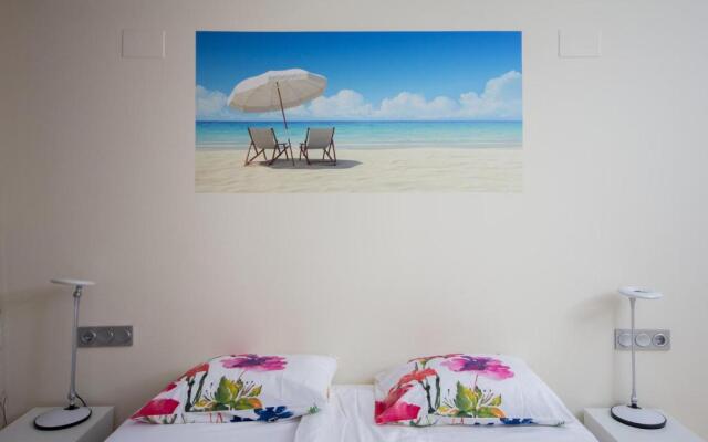 Spacious two bedroom apartment 1012