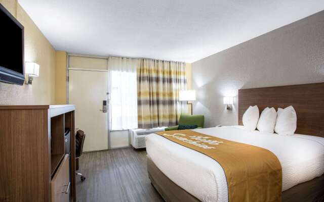 Days Inn by Wyndham Apopka/Orlando