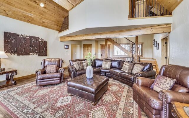 Highfield Trail 4 Bedroom Home by RedAwning