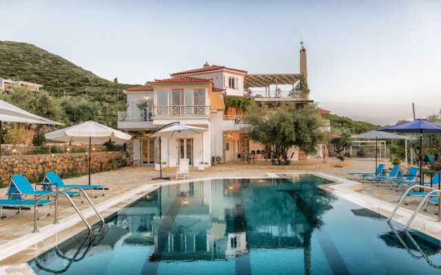 Home Love, stone house by the pool near the sea