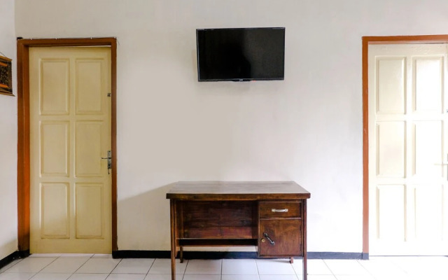 Madani Family Residence Syariah by OYO Rooms