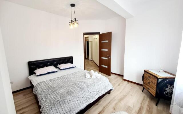 R.O.S.E. Apartment