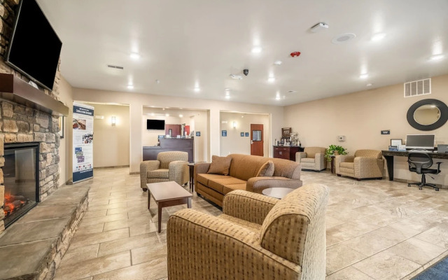 Cobblestone Inn & Suites