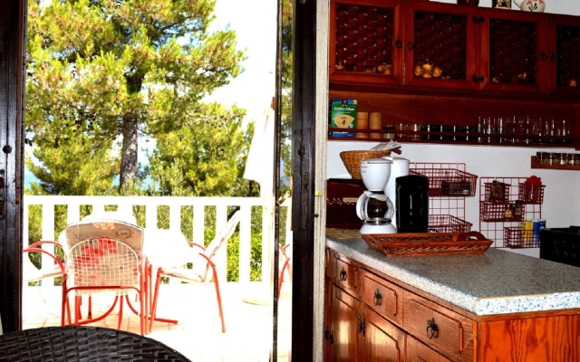 Apartment Ela - very close to beach: A1 Rogac, Island Solta