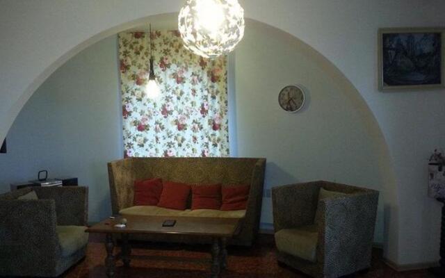 Amikos Grigoleti House