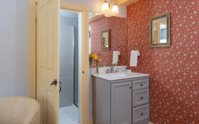 Waldo Emerson Inn