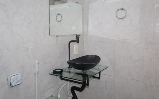 Casa com belo espaço e piscina ALS007