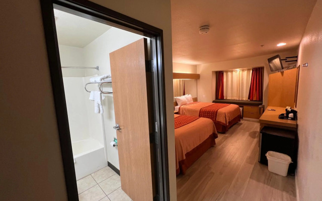 Americas Best Value Inn & Suites Ada