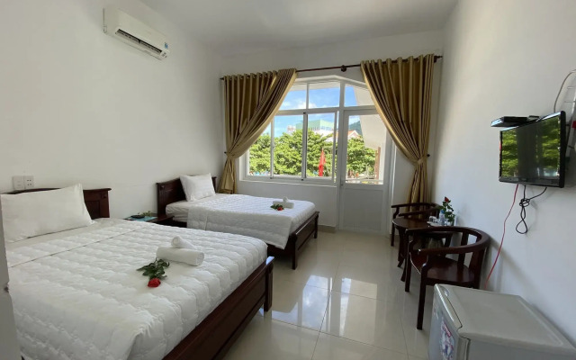 Nha Khach Con Dao