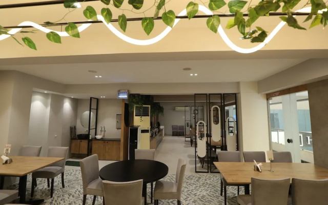 Hotel Privya Rooms and banquet Surat