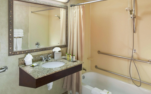 enVision Hotel & Conference Center Mansfield-Foxboro