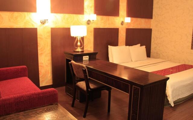 Amour Hotel