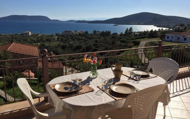 Immaculate 3-bed House in Ermioni