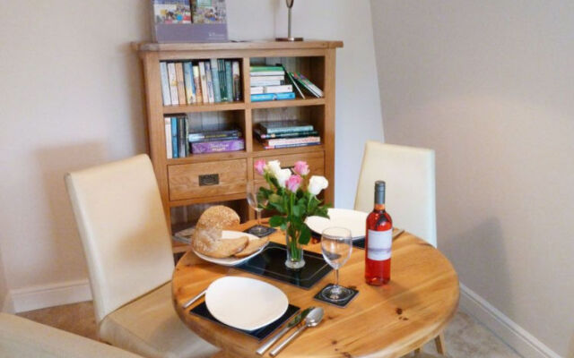 Holiday Home Cysgod y Coed