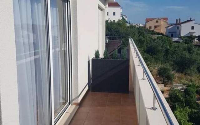 Javi - Free Private Parking - A5