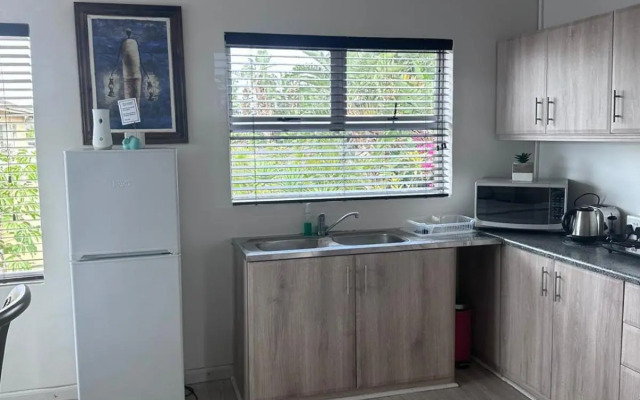 14 on Braemar Studio Apartment