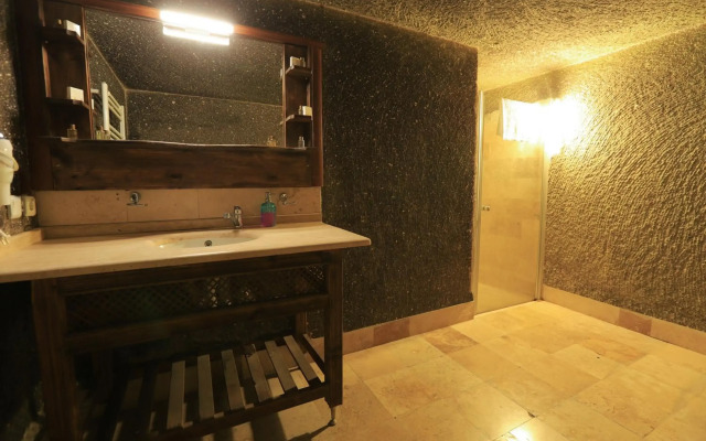 Antique Terrace Suites