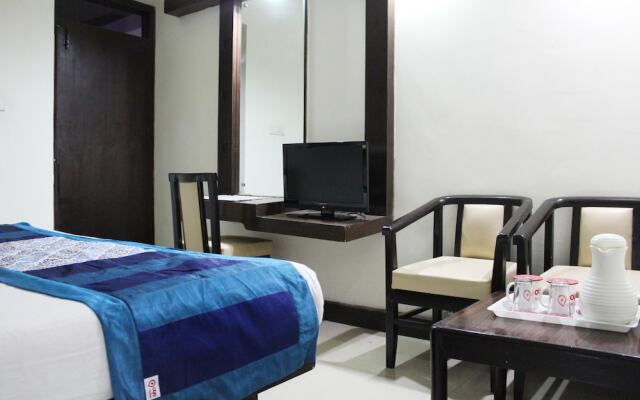 OYO 1818 Hotel Central