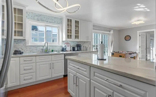 @ Marbella Lane - Buckingham Place Laundry + P